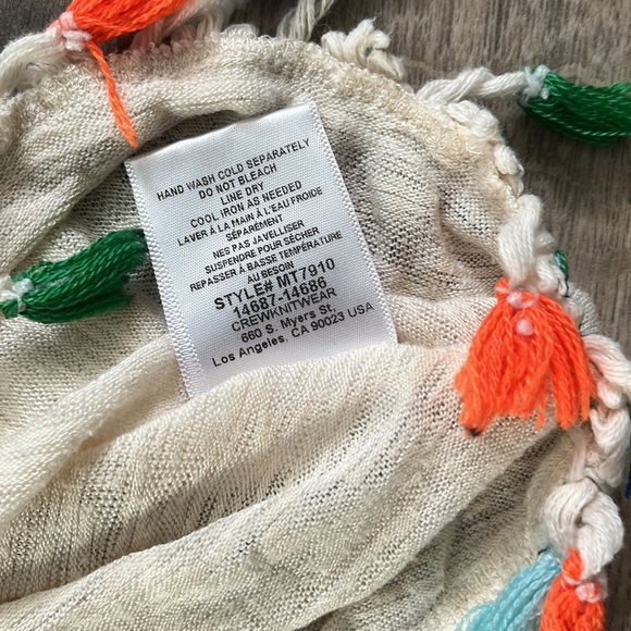 Bobeau Scoop Neck Top with colorful tassels Women’s Large off white - Picture 5 of 5